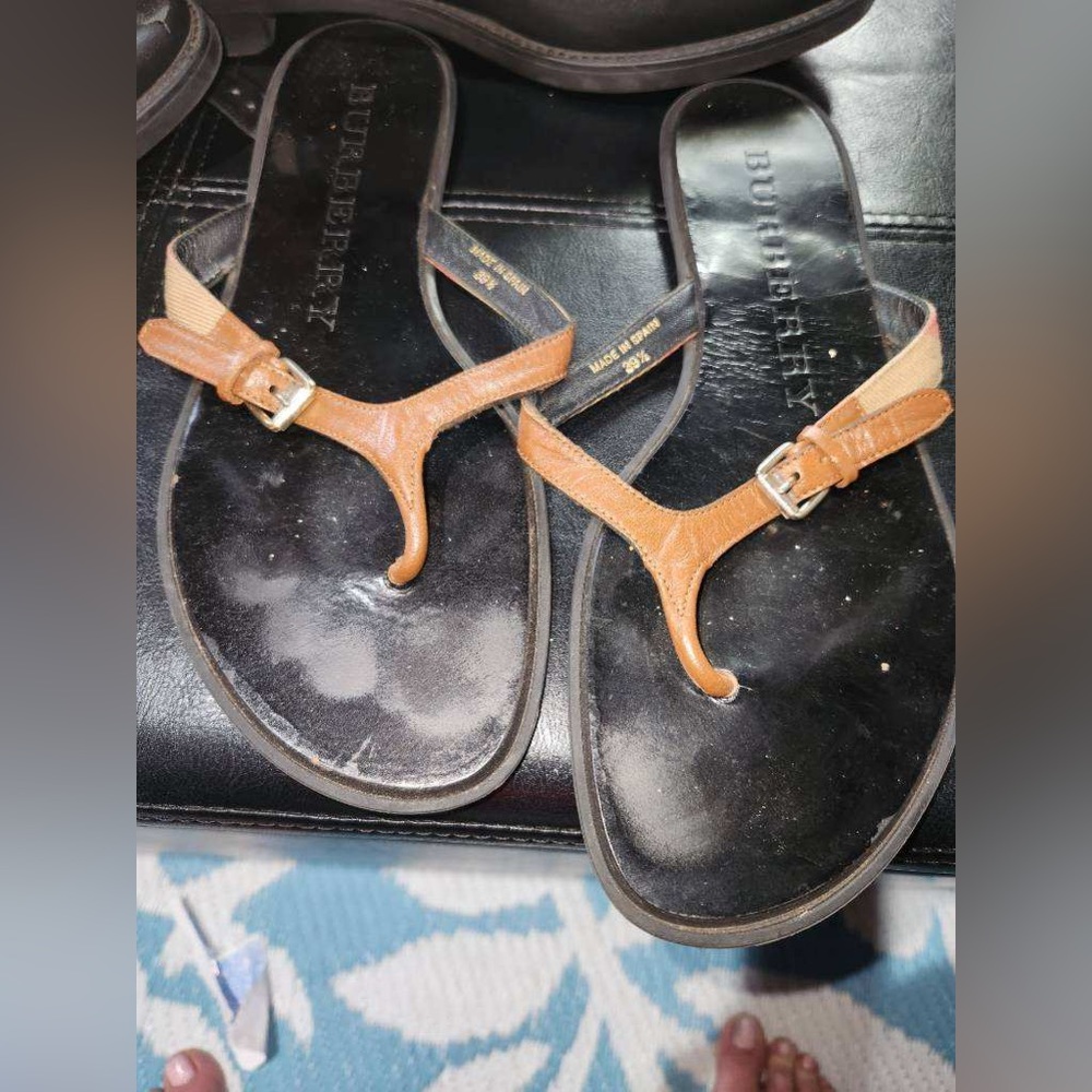 BURBERRY SANDALS!🤎💛